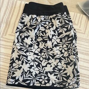 Lands End Black & White Floral Plus-size Swim Shorts
